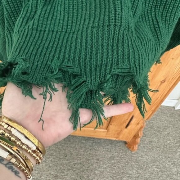 Zenana V-Neck Kelly Green Fringed Edged Sweater Size XL - Picture 8 of 13